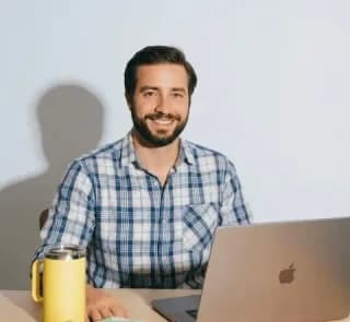 Carlos Waech — Co-Founder, Niuro
